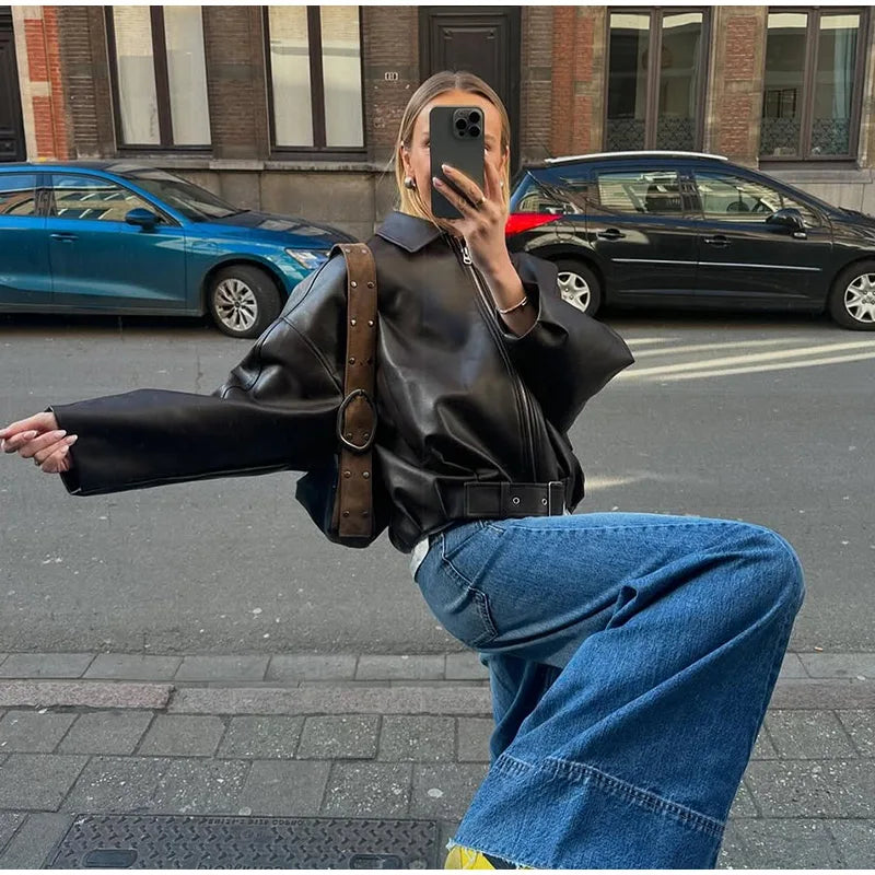 Chic Vintage PU Leather Bomber Jacket for Women - 2025 Autumn Collection with Zipper, Lapel, and Long Sleeves